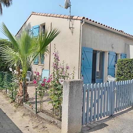 Maison Avec Terrasse Et Piscine Dans Residence A 6Min De La Plage Сен Мари ла Мер Екстериор снимка